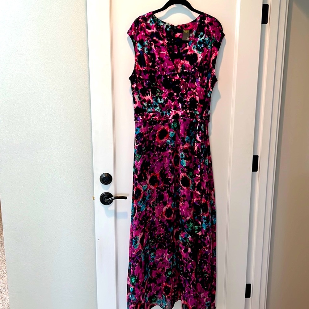 Taylor sleeveless maxi dress 14W